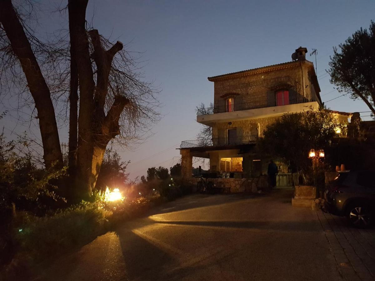 Au Pied Des Baous Bed and Breakfast Vence Εξωτερικό φωτογραφία