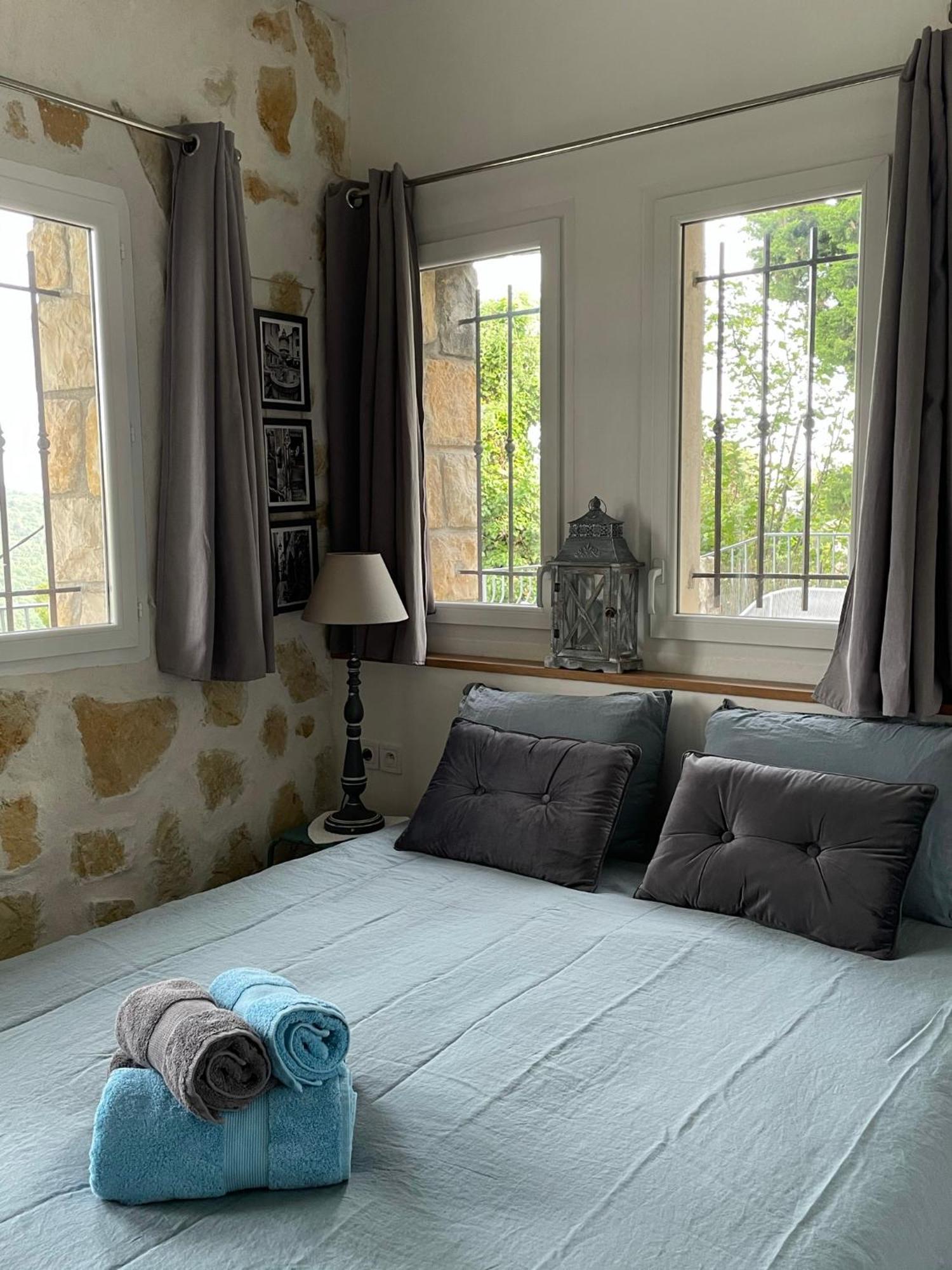 Au Pied Des Baous Bed and Breakfast Vence Εξωτερικό φωτογραφία