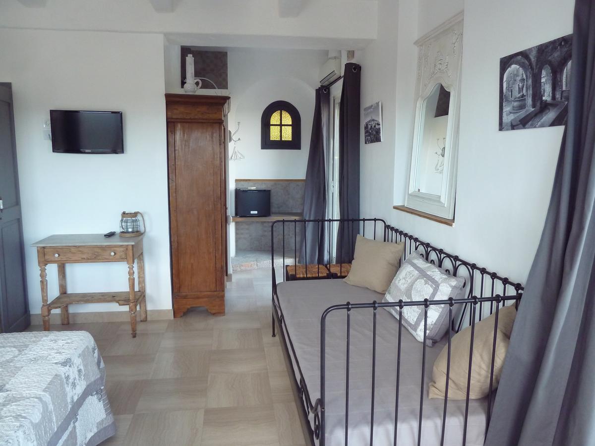 Au Pied Des Baous Bed and Breakfast Vence Εξωτερικό φωτογραφία