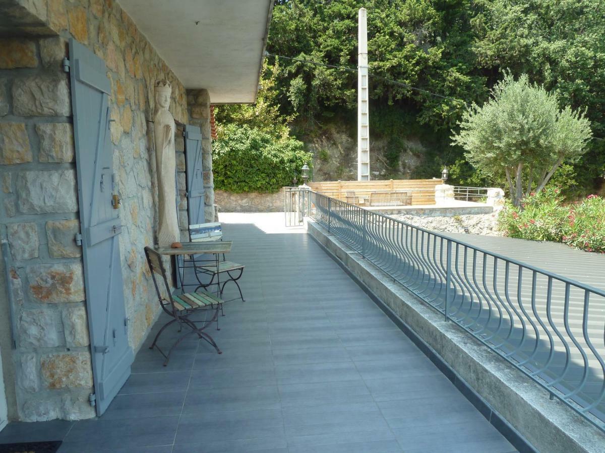 Au Pied Des Baous Bed and Breakfast Vence Εξωτερικό φωτογραφία